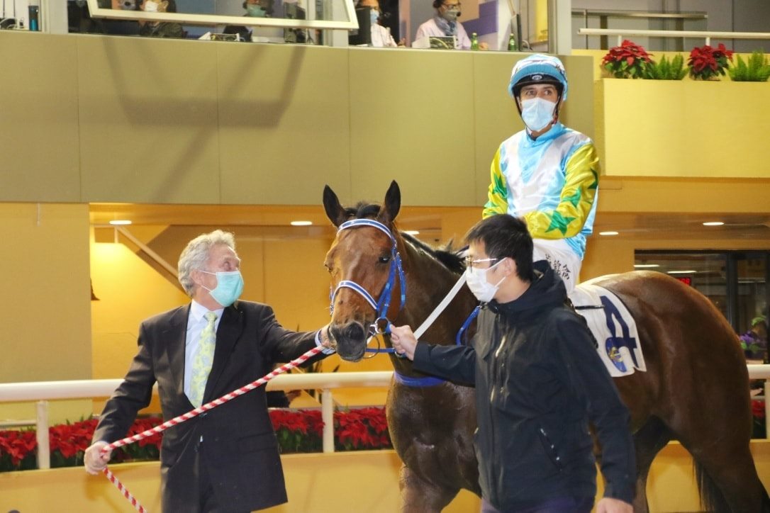 簡家欣 | 專家介紹 | 新的賽馬貼士模式贏馬廣場